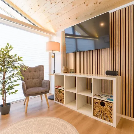 Chalet Stuhleckblick-ferienhaus Direkt An Der Piste Und Mit Eigener Sauna *